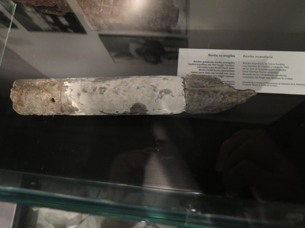Bombe fra 1937 på Fredsmuseet i Gernika