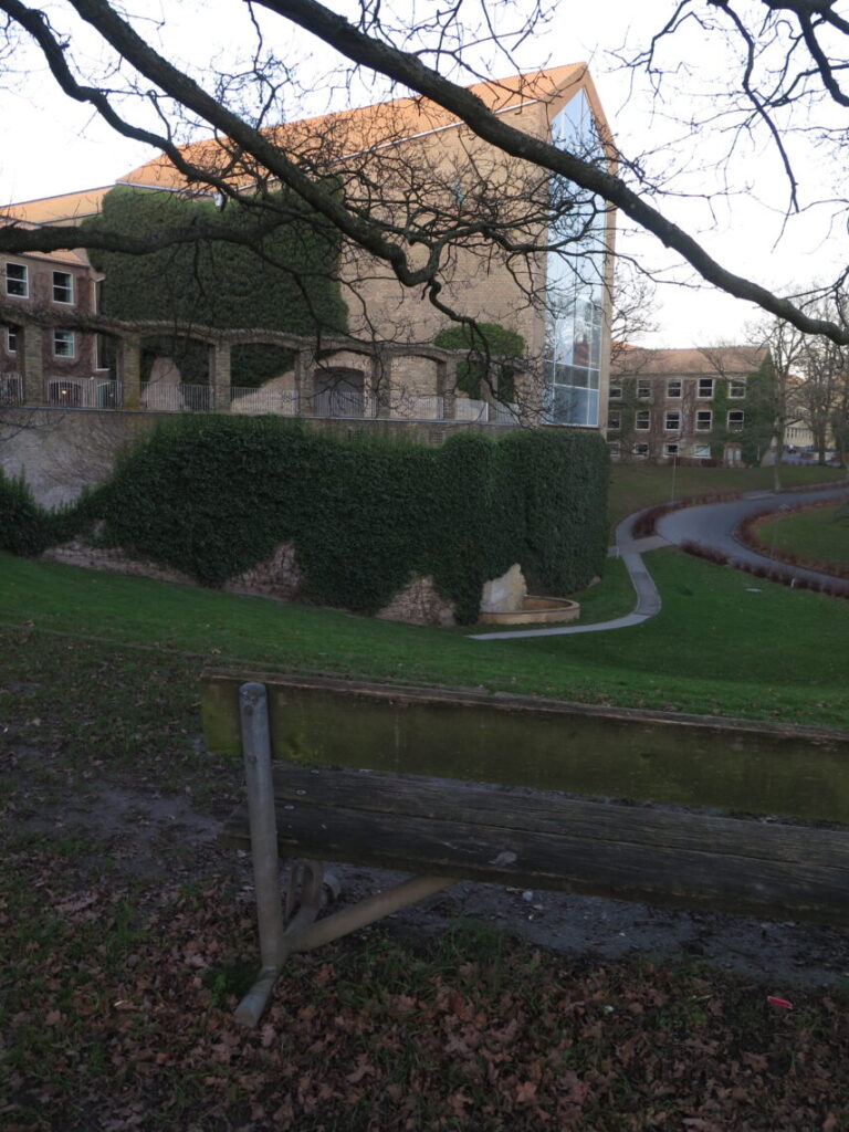 Aarhus Universitet set fra Universitetsparken. Bombningen af Aarhus Universitet