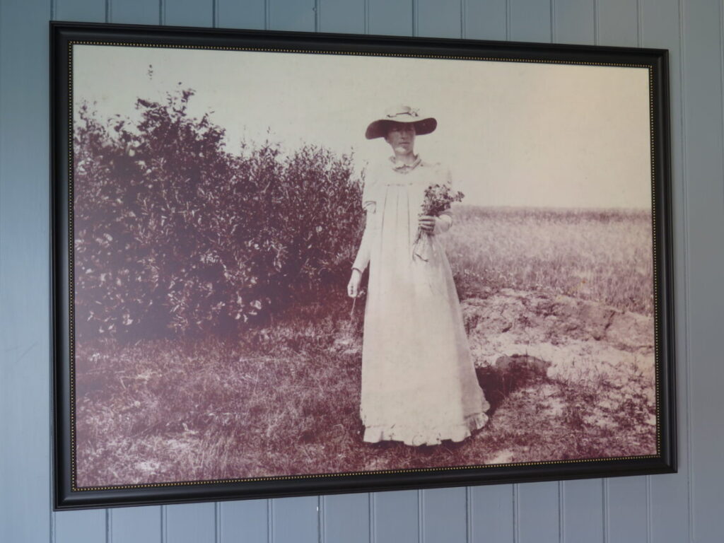 Foto af Anna Ancher i Saxilds Gaard i Skagen